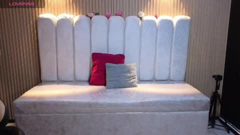 cute_angel_1 online show from May 2026 02:50:02 AM