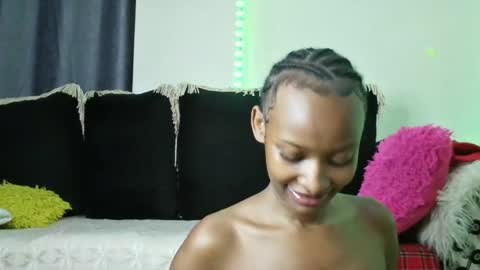 cute annah online show from December 2024 07:07:02 PM