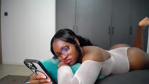Liya online show from May 2026 08:02:02 PM