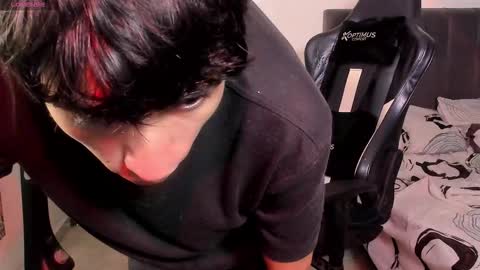 Snapshot of cute_diego_ chatting on December 2025 11:10:01 PM Diego online show from December 2025 11:10:01 PM