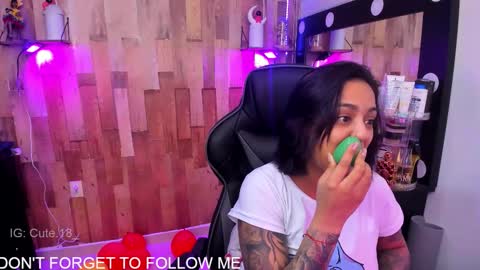    Independent Model online show from November 2025 12:43:01 AM