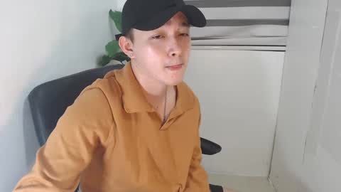 cute_enzo24 online show from December 2024 05:49:02 AM
