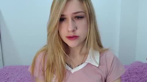 Snapshot of cute_isaa chatting on February 2025 09:59:01 PM Isabella online show from February 2025 09:59:01 PM