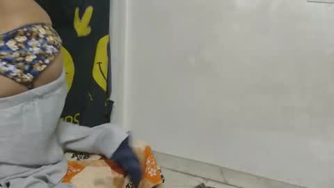 Snapshot of cute_kashmira99 chatting on December 2025 08:50:02 PM kashmira online show from December 2025 08:50:02 PM