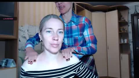 cute_lion_ online show from November 2025 12:07:01 PM