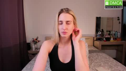 Milana online show from May 2026 01:06:01 PM