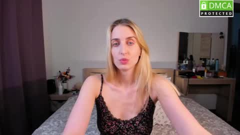 Milana online show from May 2026 01:18:02 PM