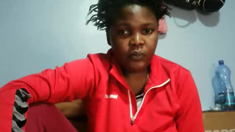 cute_roxie online show from October 2025 06:42:02 PM