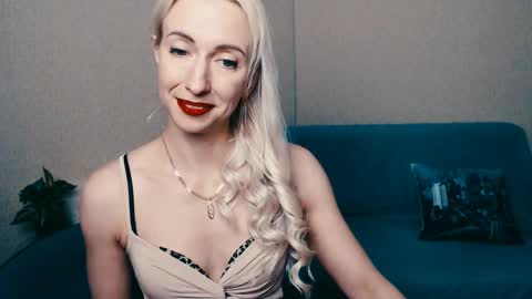 Snapshot of cute_smile_shy chatting on February 2025 11:15:01 PM cute_smile_shy online show from February 2025 11:15:01 PM