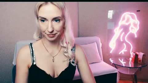 Snapshot of cute_smile_shy chatting on October 2025 08:44:02 PM cute_smile_shy online show from October 2025 08:44:02 PM