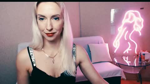 Snapshot of cute_smile_shy chatting on November 2025 08:41:02 PM cute_smile_shy online show from November 2025 08:41:02 PM