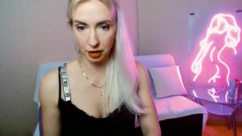 Snapshot of cute_smile_shy chatting on November 2025 08:51:01 PM cute_smile_shy online show from November 2025 08:51:01 PM