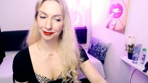 cute_smile_shy online show from May 2026 09:11:01 PM
