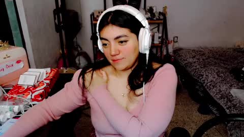 Snapshot of cuteambervi chatting on January 2025 05:56:01 PM Princess Amber online show from January 2025 05:56:01 PM