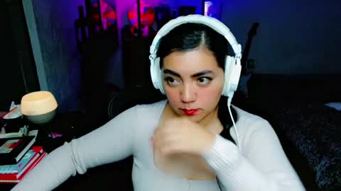 Snapshot of cuteambervi chatting on February 2025 10:40:01 PM Princess Amber online show from February 2025 10:40:01 PM