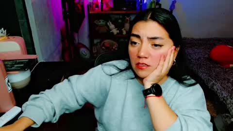 Snapshot of cuteambervi chatting on March 2025 01:45:01 AM Princess Amber online show from March 2025 01:45:01 AM