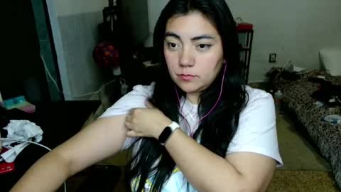 Snapshot of cuteambervi chatting on November 2025 12:00:02 AM Princess Amber online show from November 2025 12:00:02 AM