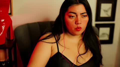 Snapshot of cuteambervi chatting on December 2025 11:42:02 PM Princess Amber online show from December 2025 11:42:02 PM