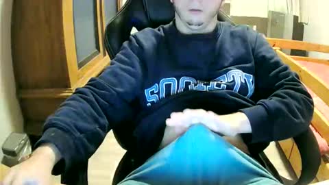 Cuteboy090 online show from October 2025 01:34:01 PM