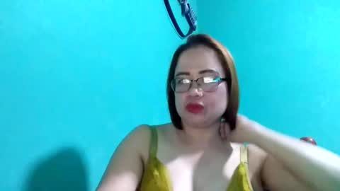 Snapshot of cutechey06 chatting on December 2024 07:43:02 PM Sky online show from December 2024 07:43:02 PM