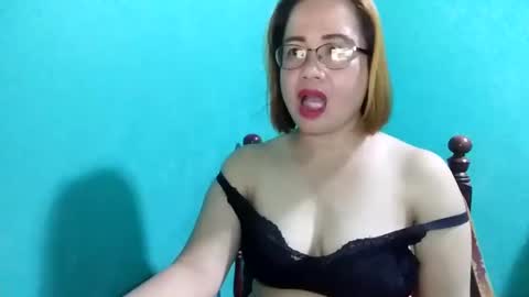 Snapshot of cutechey06 chatting on January 2025 12:05:01 PM Sky online show from January 2025 12:05:01 PM