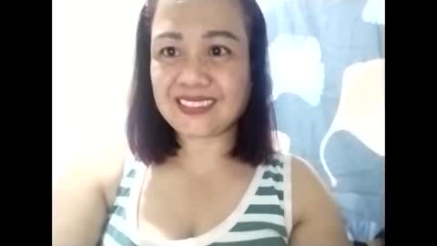 Snapshot of cutechey06 chatting on November 2025 09:19:02 AM Sky online show from November 2025 09:19:02 AM