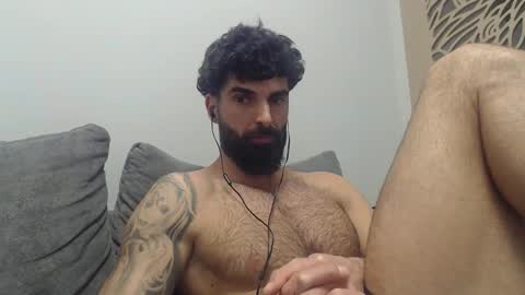 cuteeboy online show from February 2026 08:27:02 PM