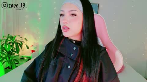 Zoe  online show from March 2026 02:49:01 AM