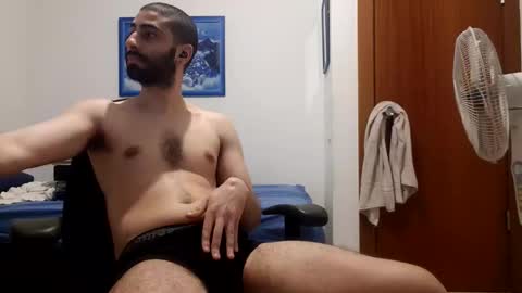 Snapshot of cuteguy52 chatting on April 2026 10:38:01 PM cuteguy52 online show from April 2026 10:38:01 PM
