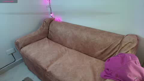 tell me jess   online show from February 2025 06:19:01 PM