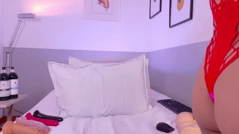 cutepetitee online show from April 2026 08:42:02 PM