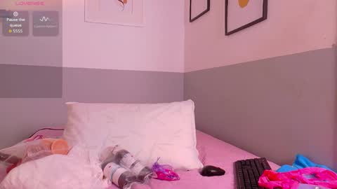 cutepetitee online show from May 2026 07:30:01 PM