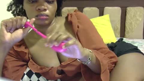 Snapshot of cutermilly chatting on December 2024 09:17:01 AM cutermilly online show from December 2024 09:17:01 AM