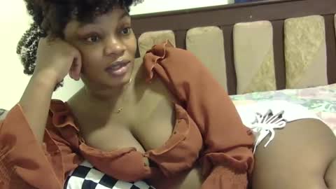 Snapshot of cutermilly chatting on December 2024 07:45:02 PM cutermilly online show from December 2024 07:45:02 PM