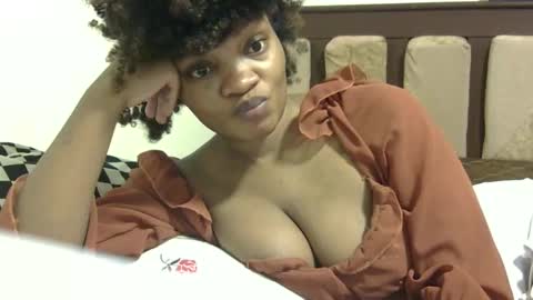 Snapshot of cutermilly chatting on December 2024 09:08:02 PM cutermilly online show from December 2024 09:08:02 PM