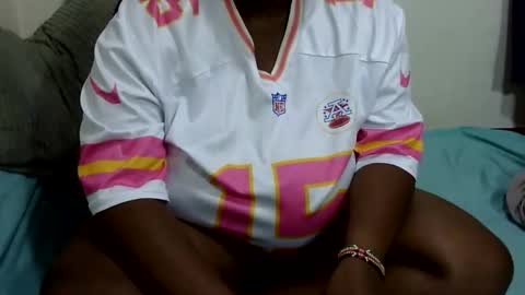 Snapshot of cutermilly chatting on October 2025 03:18:01 PM cutermilly online show from October 2025 03:18:01 PM