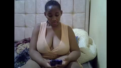 cutestebony1 online show from October 2025 01:36:02 AM