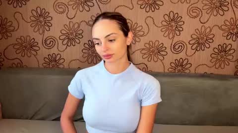 Alina online show from November 2025 07:09:01 AM