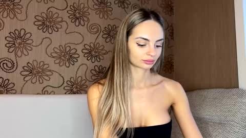 Alina online show from November 2025 04:13:02 AM