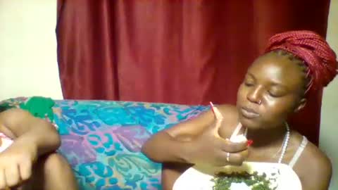 cutey_lunar online show from January 2025 01:33:01 AM