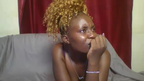 cutey_lunar online show from February 2025 10:09:01 PM