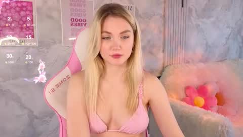 Snapshot of cutie_angels chatting on February 2026 06:19:02 AM HelloMy name Eva online show from February 2026 06:19:02 AM