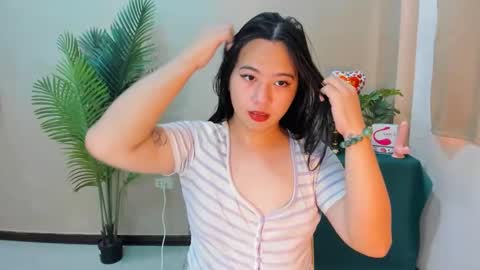 Snapshot of cutie_asianwoman chatting on September 2025 07:18:02 AM cutie_asianwoman online show from September 2025 07:18:02 AM