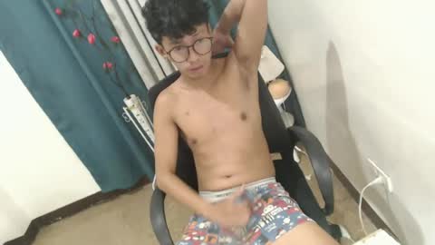 Snapshot of cutie_mico chatting on June 2026 06:40:01 AM cutie_mico online show from June 2026 06:40:01 AM