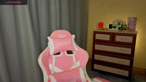 Snapshot of cutie_mili chatting on April 2026 10:28:02 AM mili online show from April 2026 10:28:02 AM