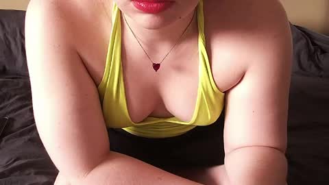 cutie_peach online show from May 2026 11:39:02 AM