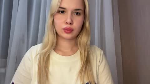 Chloe online show from April 2026 05:16:01 PM