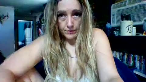 Snapshot of cutiiekaylss chatting on July 2026 05:04:02 PM cutiiekaylss online show from July 2026 05:04:02 PM