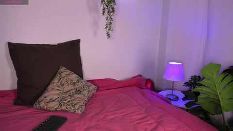 Snapshot of cuttie_blondie_dh chatting on March 2026 11:10:01 AM Laura online show from March 2026 11:10:01 AM