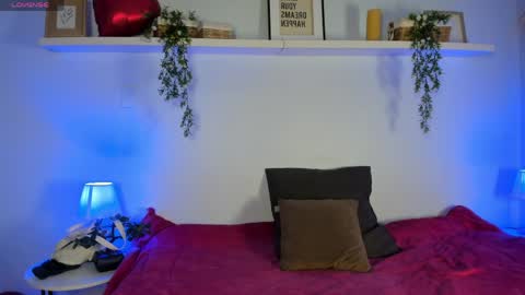 Snapshot of cuttie_blondie_dh chatting on April 2026 11:14:01 AM Laura online show from April 2026 11:14:01 AM